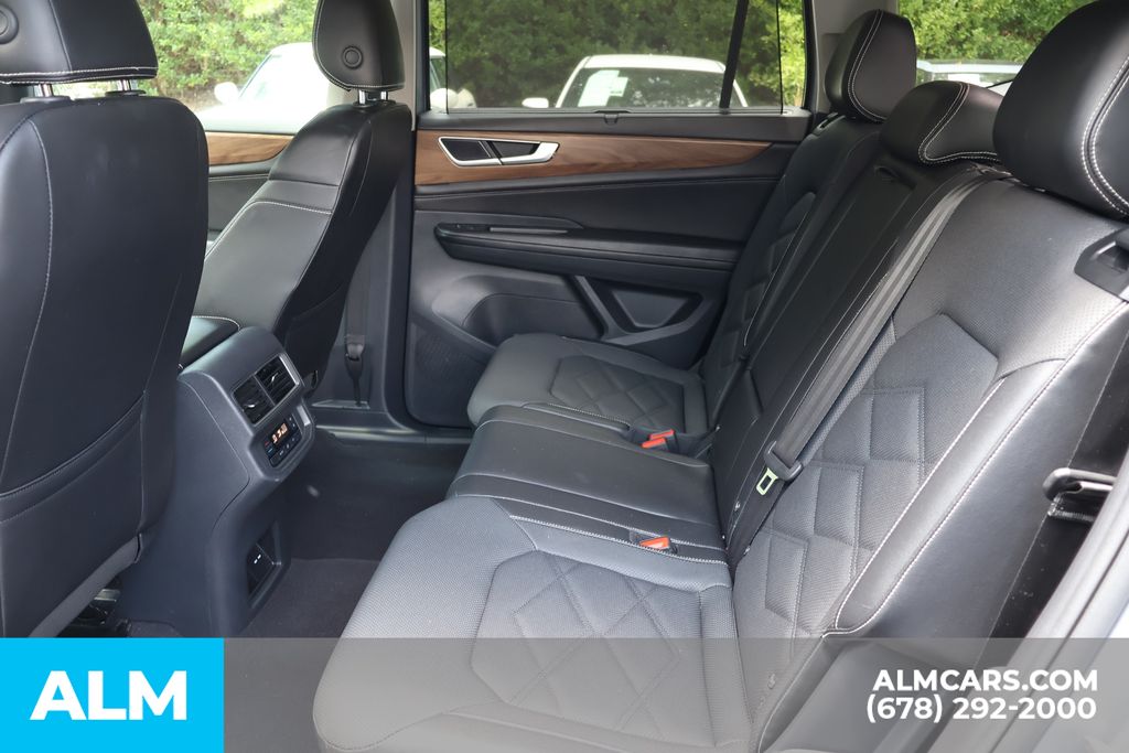 Used 2024 Silver Volkswagen 2.0T SE w/Technology image 20