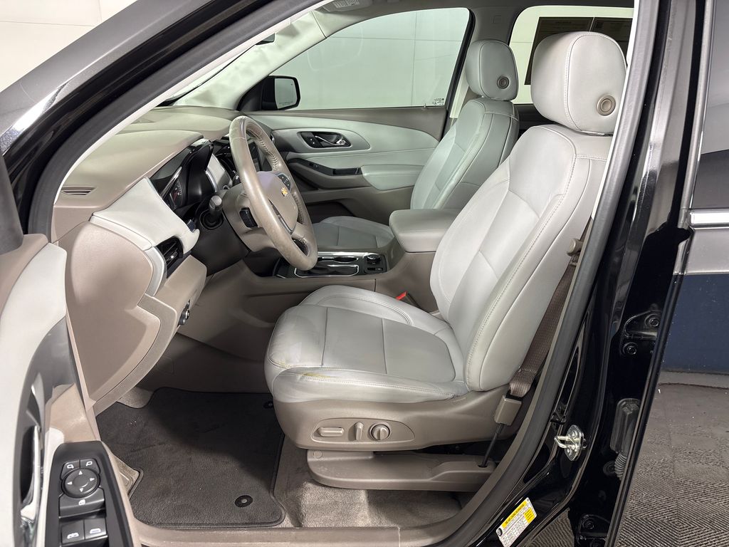 Certified Used 2020 Black Chevrolet 3LT image 29
