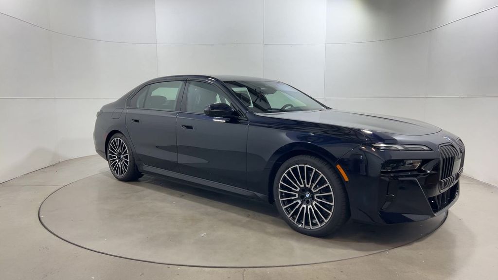 Thumbnail: 2026 BMW 7 Series - 2