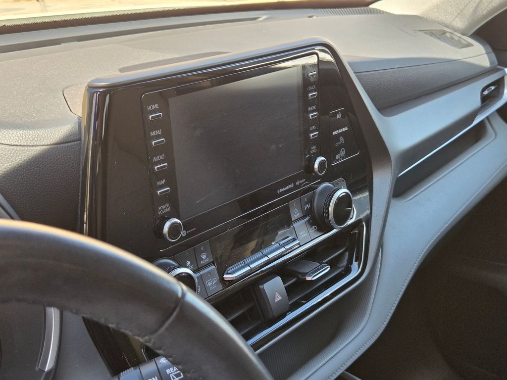 Used 2021 Toyota Highlander SUV