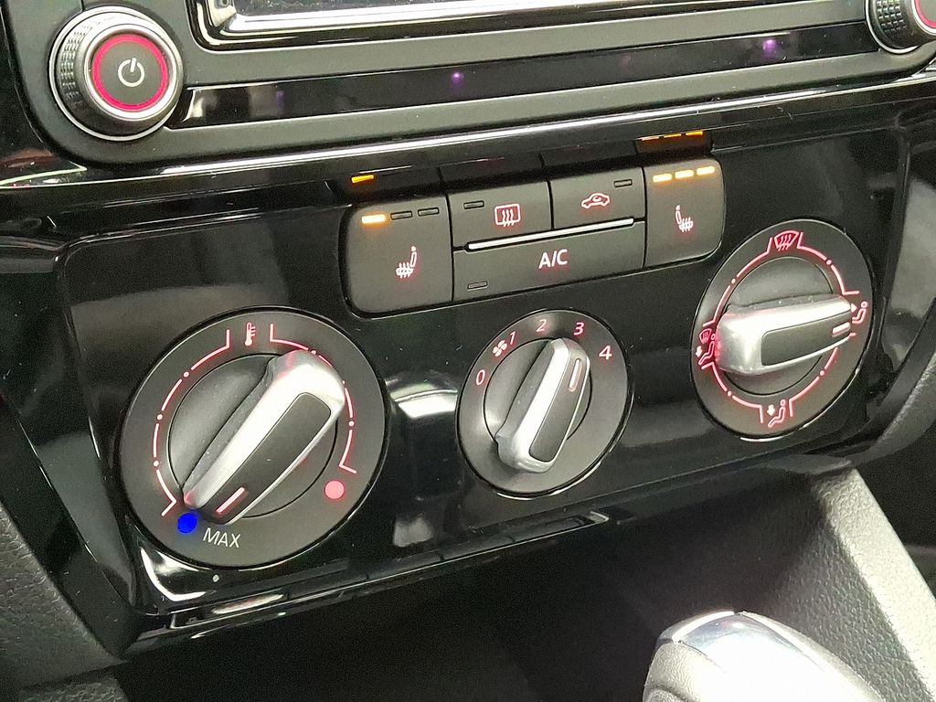 Thumbnail: 2018 Volkswagen Jetta - 16