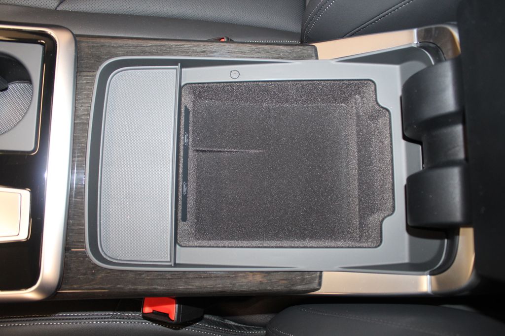 Thumbnail: 2026 Audi Q7 - 15