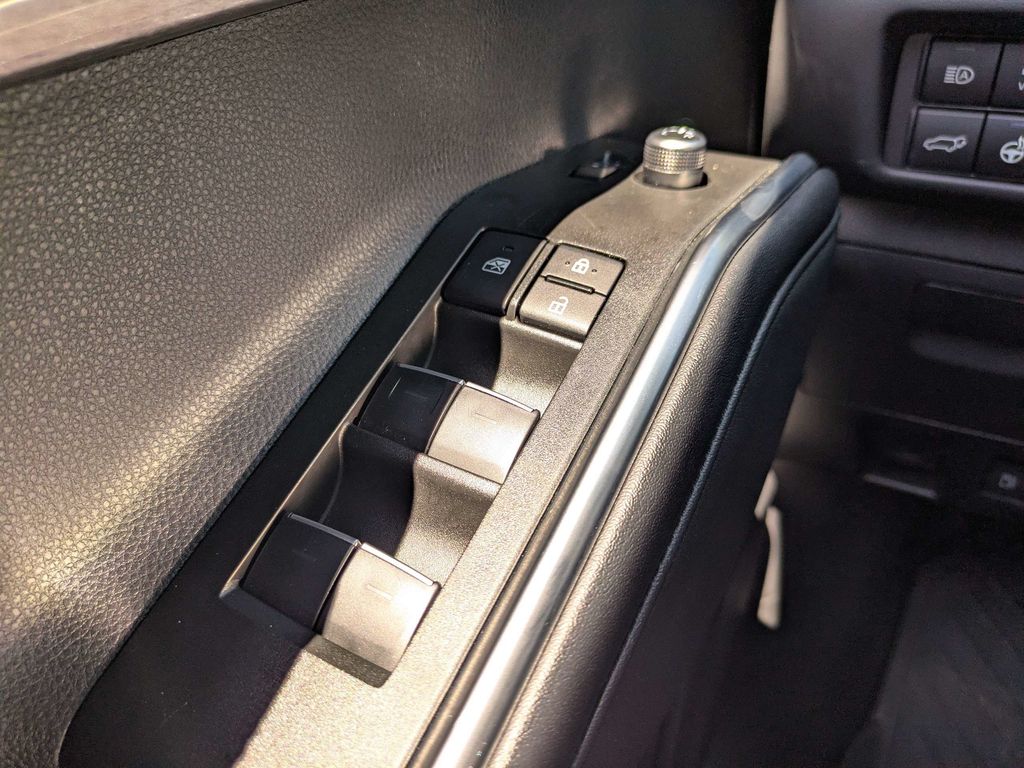 Used 2025 Toyota Highlander SUV
