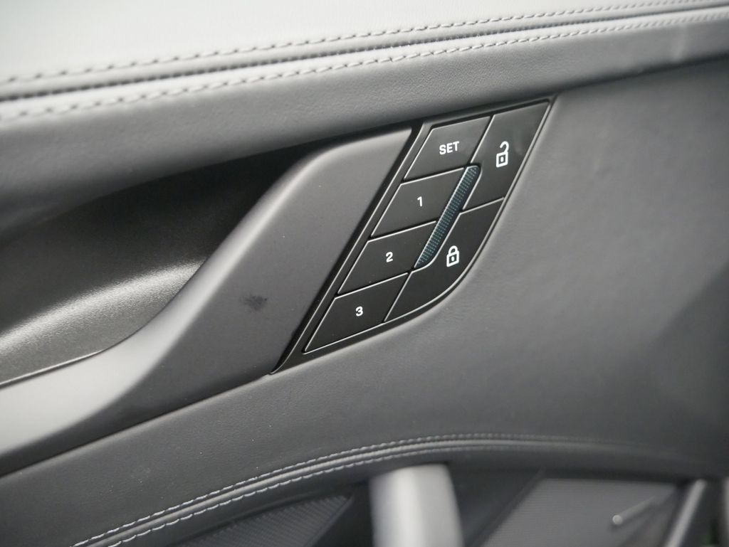 Thumbnail: 2026 Porsche 911 - 15