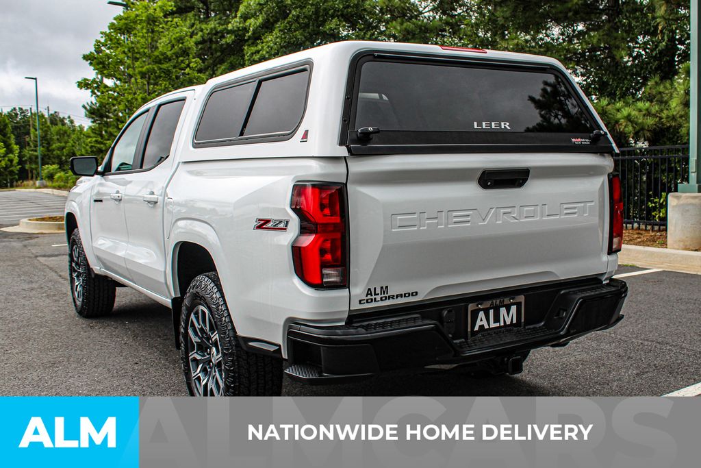 Used 2023 White Chevrolet Z71 image 5