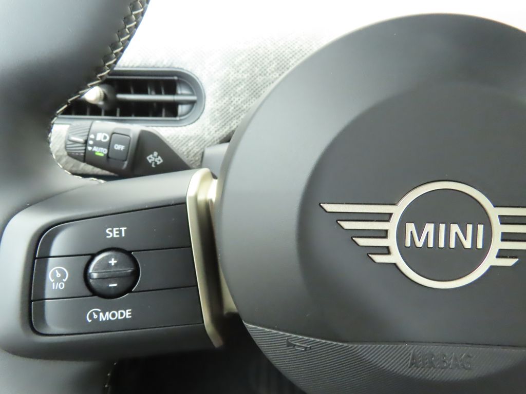 Thumbnail: 2025 MINI Cooper Hardtop - 11