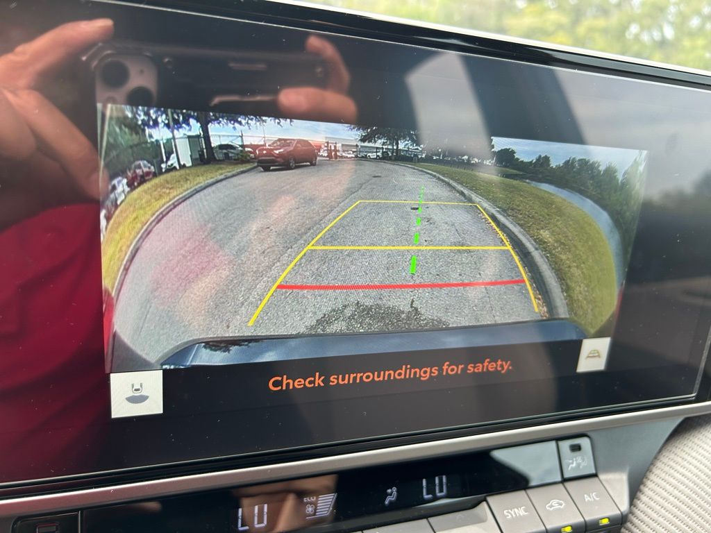 Thumbnail: 2025 Toyota Camry - 25