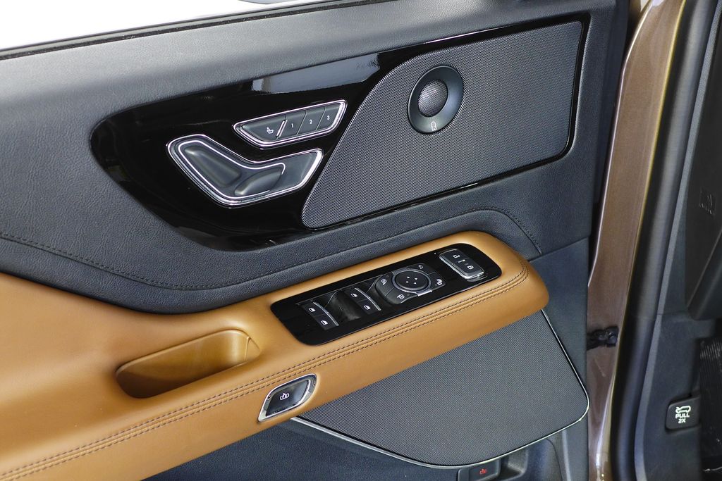 2022 Lincoln Aviator Reserve 12