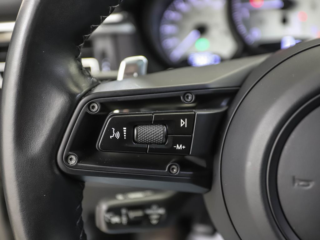 Thumbnail: 2023 Porsche Macan - 12