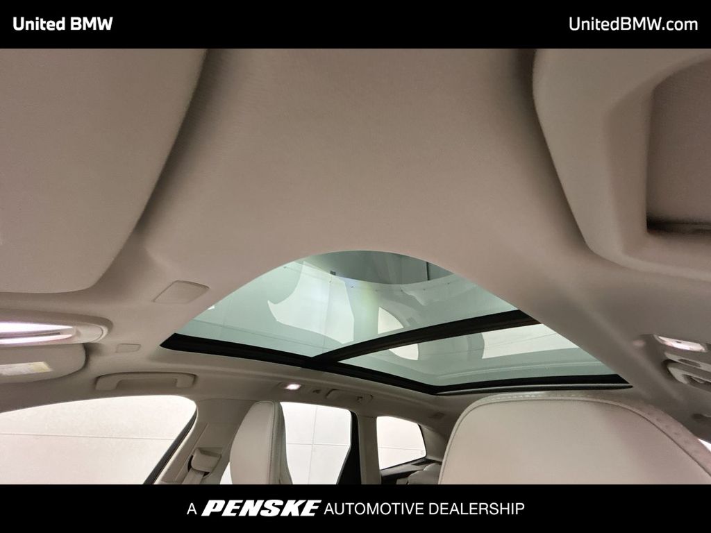 Thumbnail: 2022 Volvo XC60 - 20