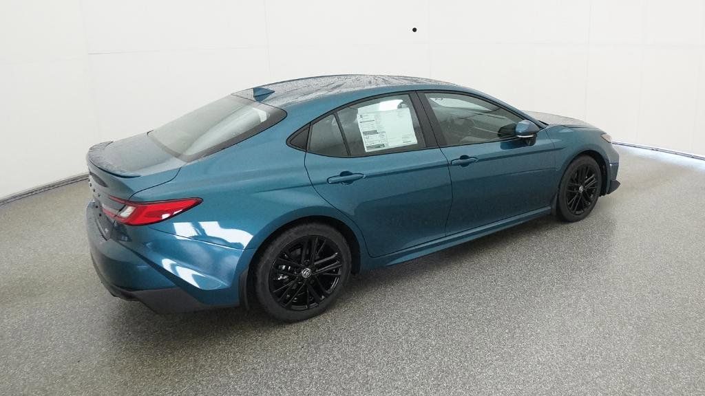 2025 Toyota Camry SE 2