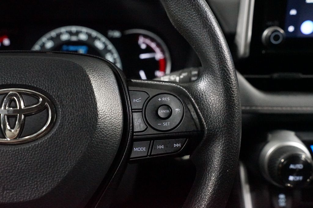 Thumbnail: 2025 Toyota RAV4 - 13