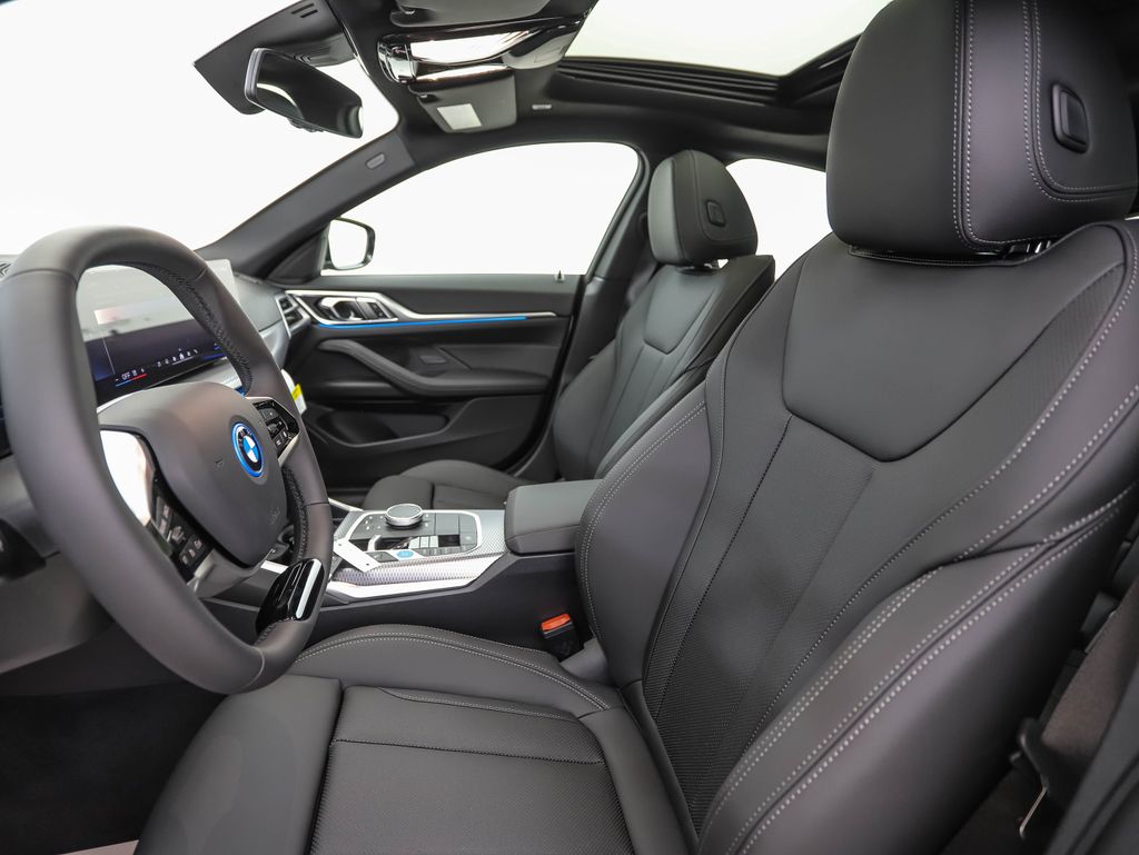 Thumbnail: 2026 BMW i4 - 11