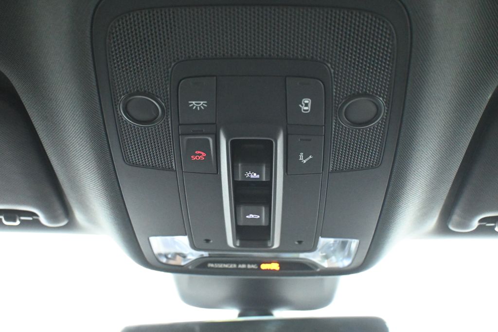 Thumbnail: 2025 Audi Q3 - 17