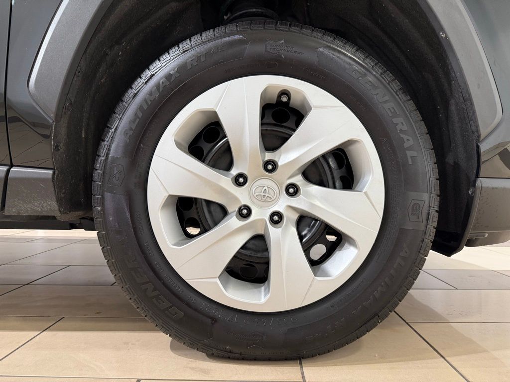 Thumbnail: 2023 Toyota RAV4 - 9