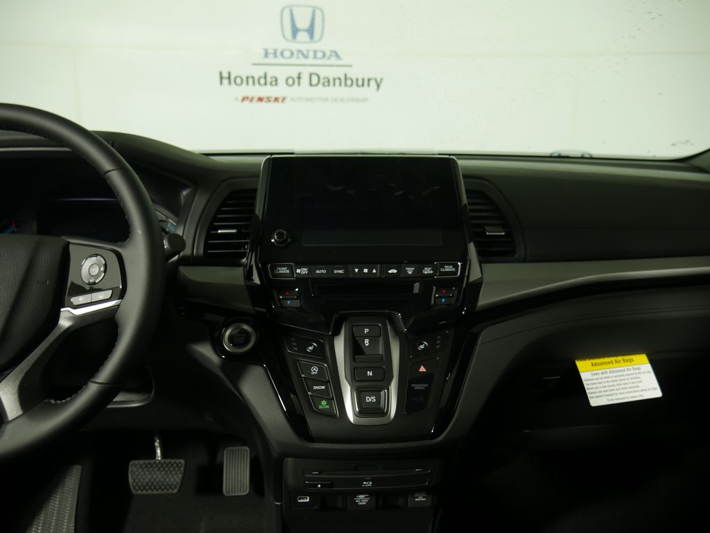 2025 Honda Odyssey Touring 12