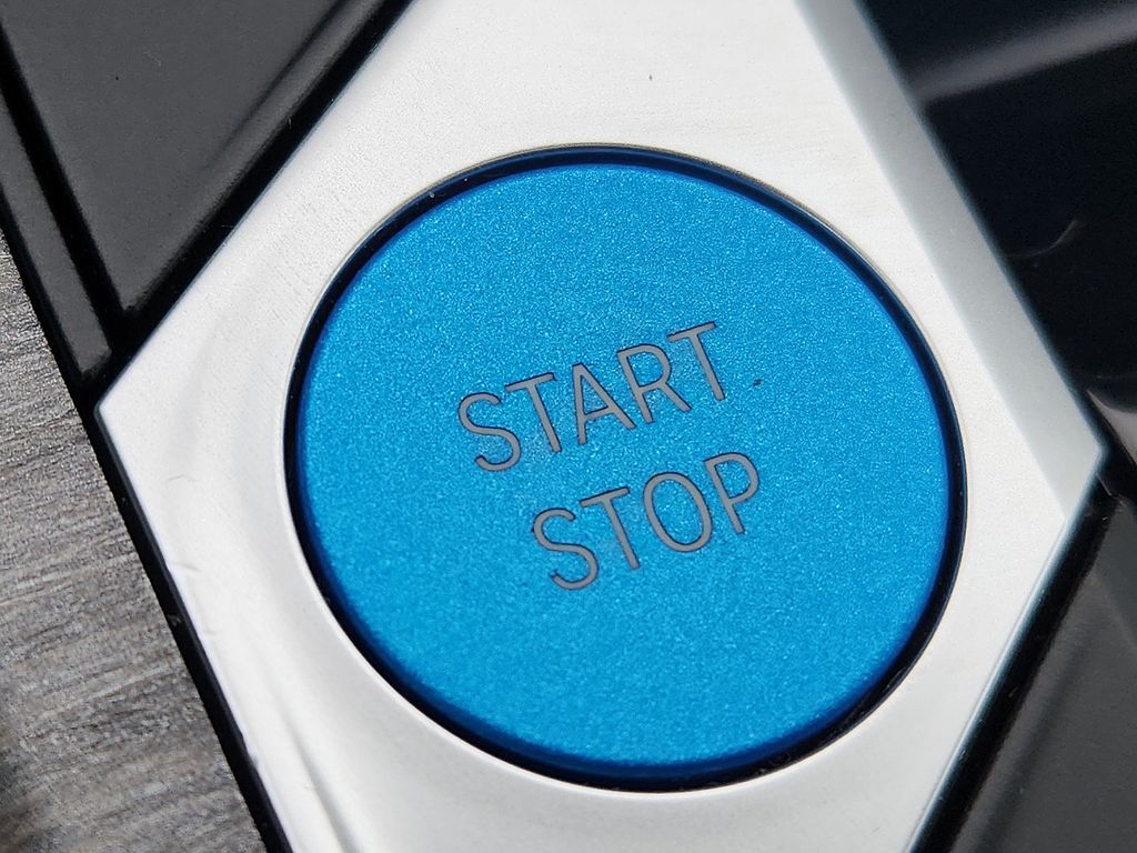 Thumbnail: 2025 BMW i4 - 27