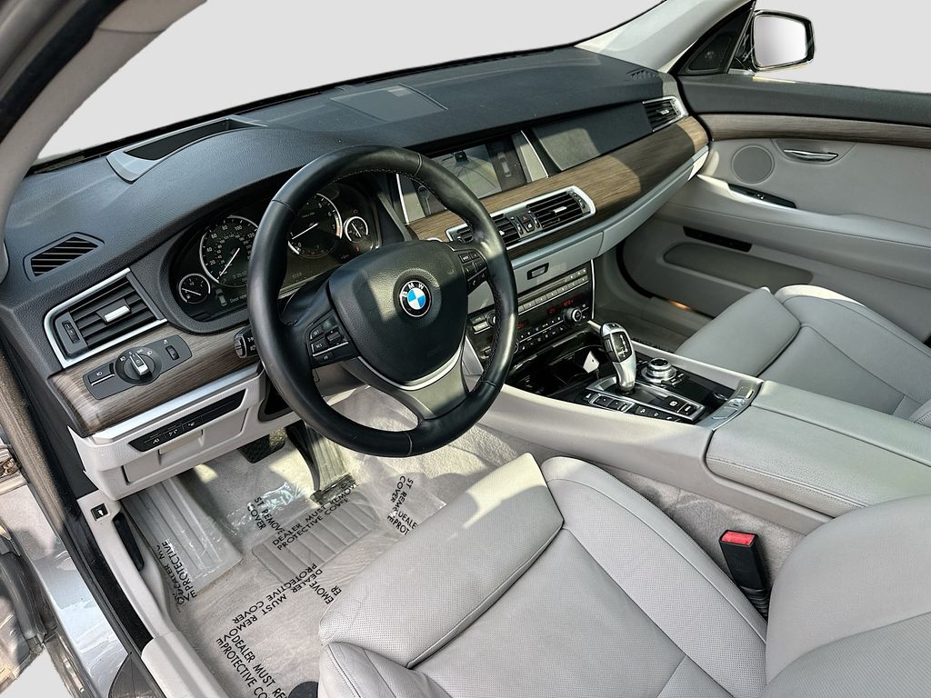 Used 2012 Gray BMW 550i xDrive Gran Turismo image 4