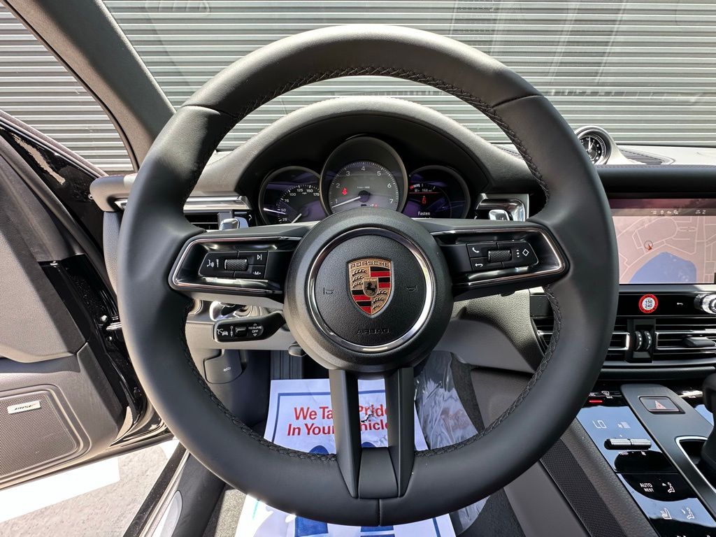 Thumbnail: 2025 Porsche Macan - 19