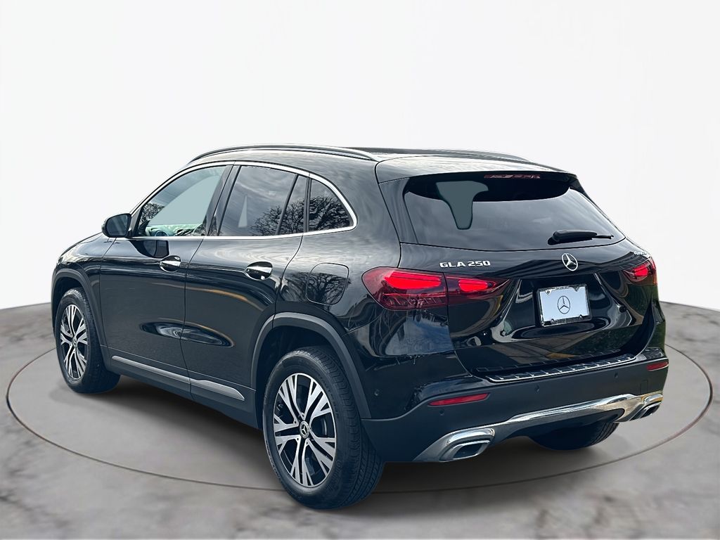 Thumbnail: 2025 Mercedes-Benz GLA - 10