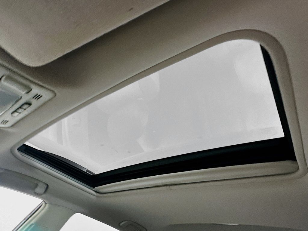 Used 2005 Black Lexus 330 image 20