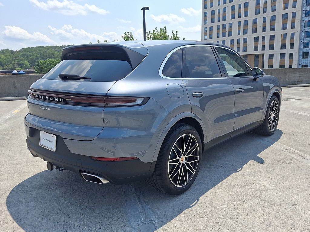 Thumbnail: 2026 Porsche Cayenne - 8