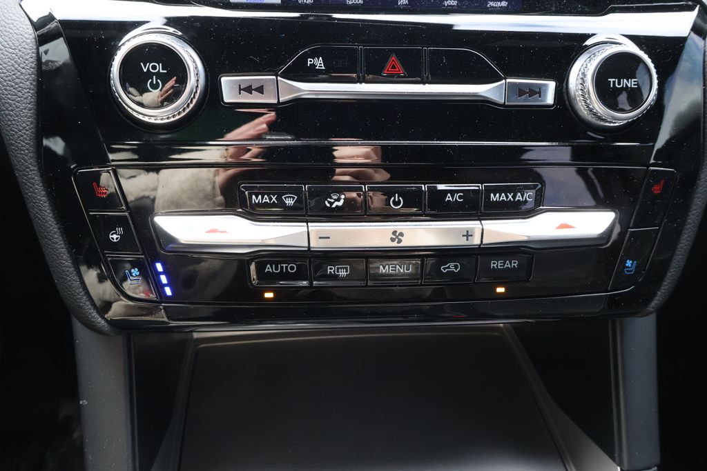 Thumbnail: 2023 Ford Explorer - 27