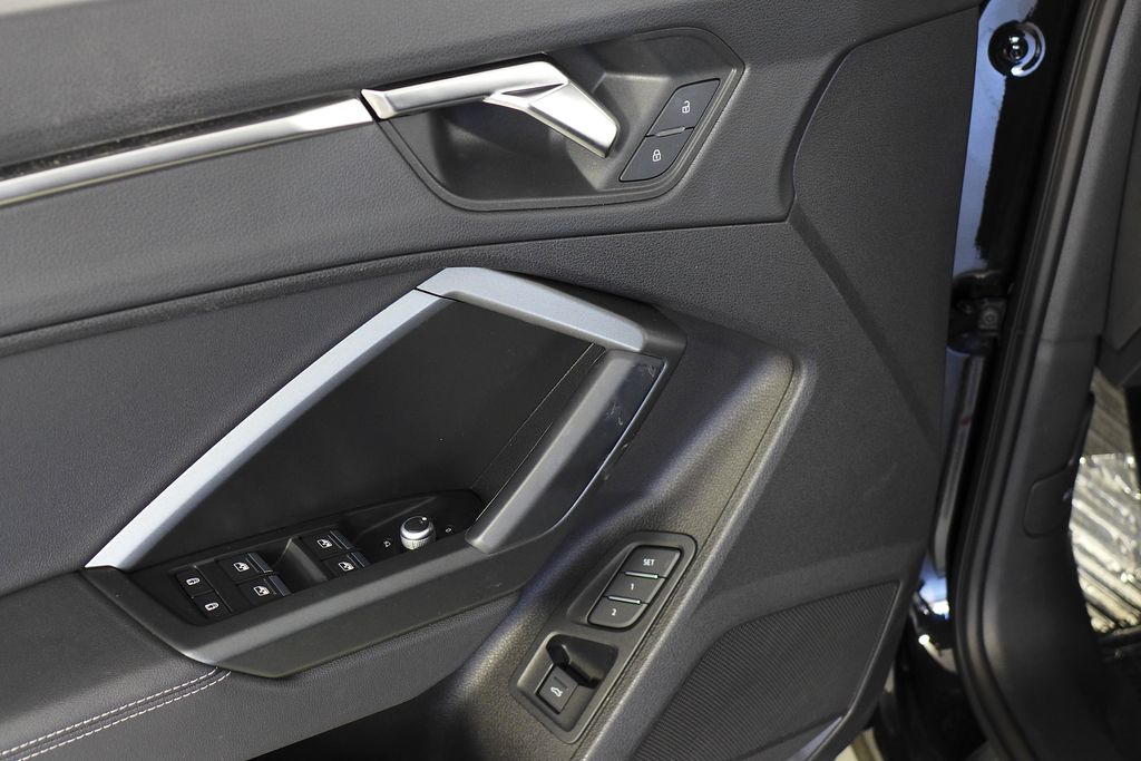 Thumbnail: 2022 Audi Q3 - 12