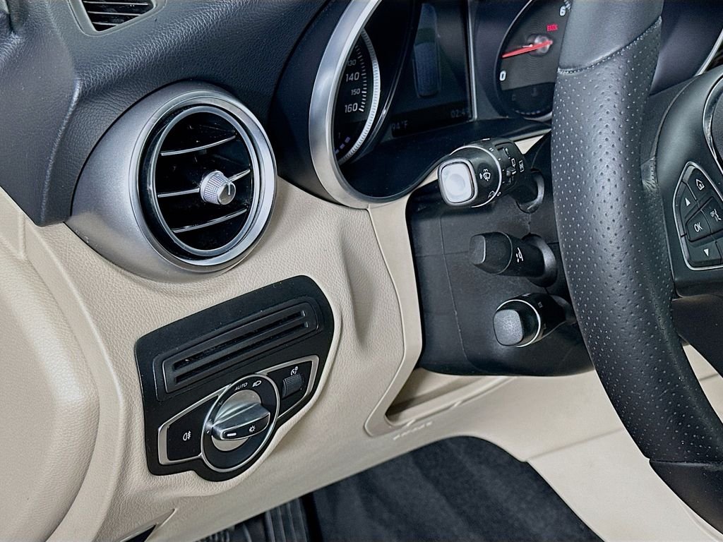2018 Mercedes-Benz GLC 300 10