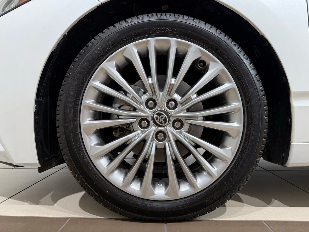 Thumbnail: 2020 Toyota Avalon - 9
