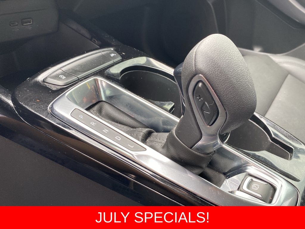 Used 2025 Chevrolet Trax SUV