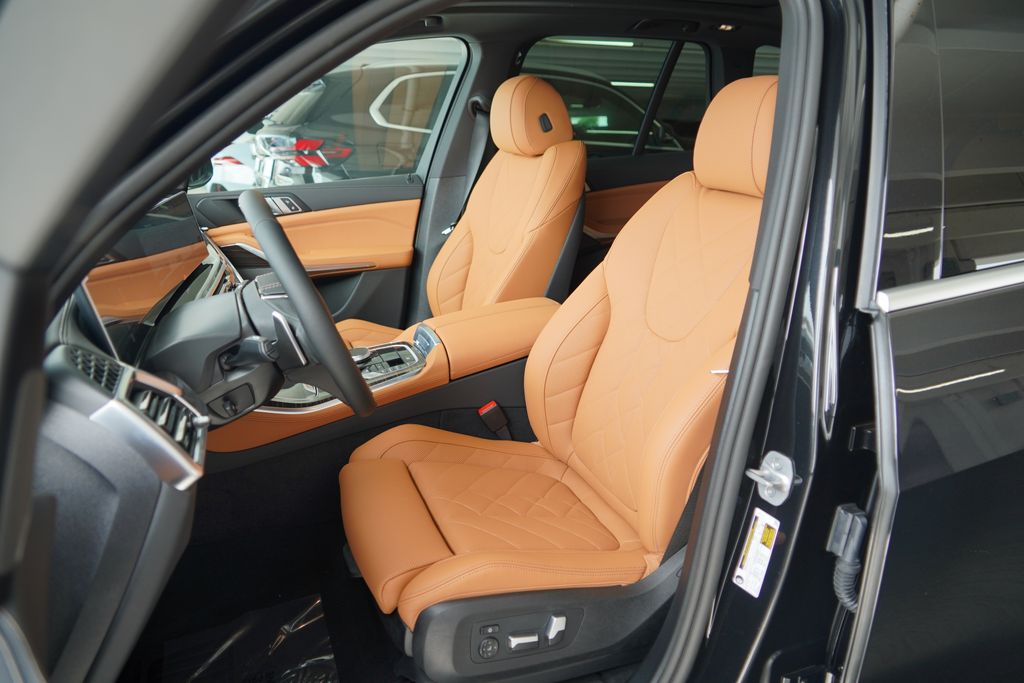 Thumbnail: 2026 BMW X5 - 10