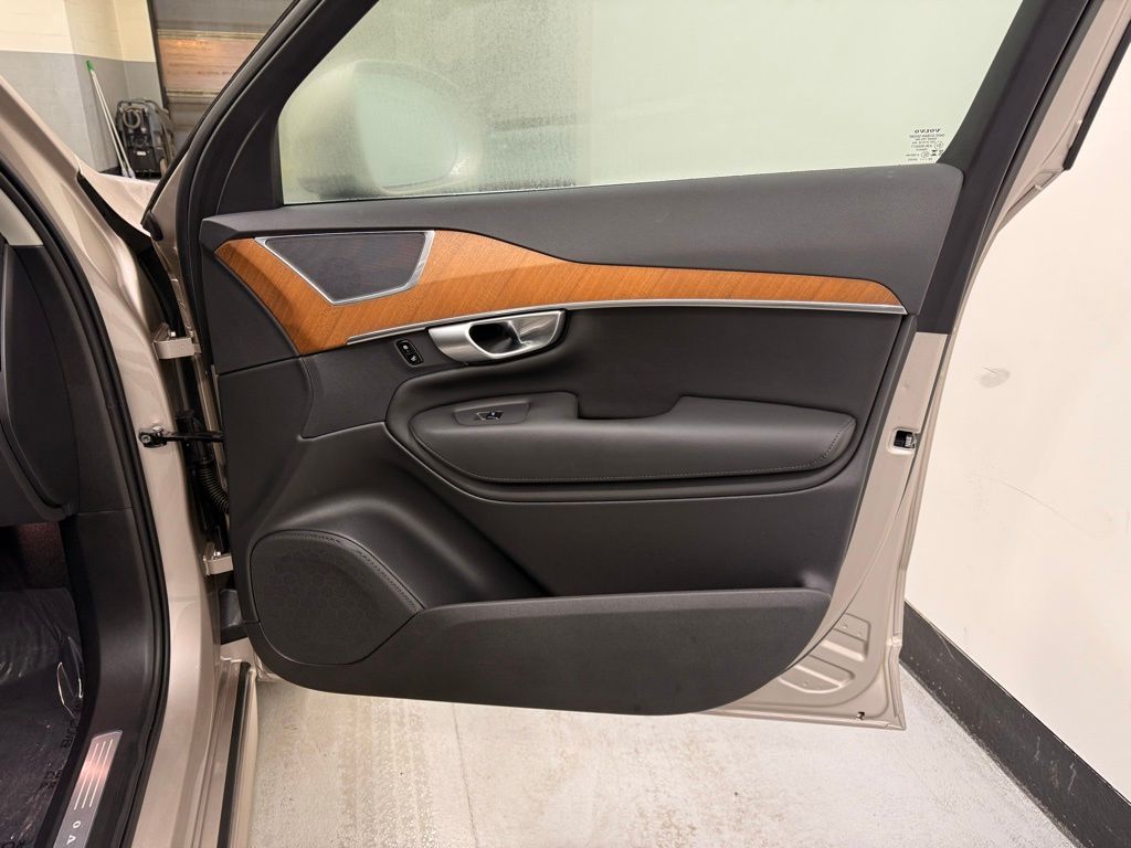 Thumbnail: 2024 Volvo XC90 - 27