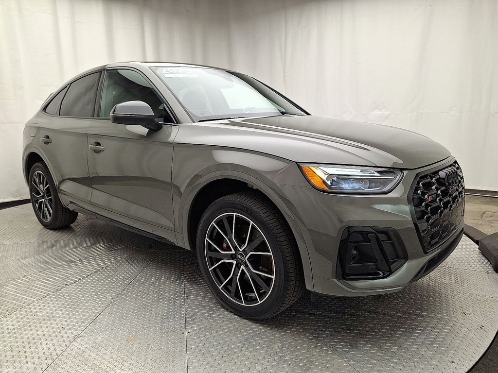 Thumbnail: 2023 Audi SQ5 - 3