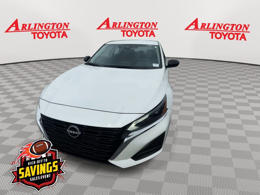 Used 2024 Nissan Altima Sedan