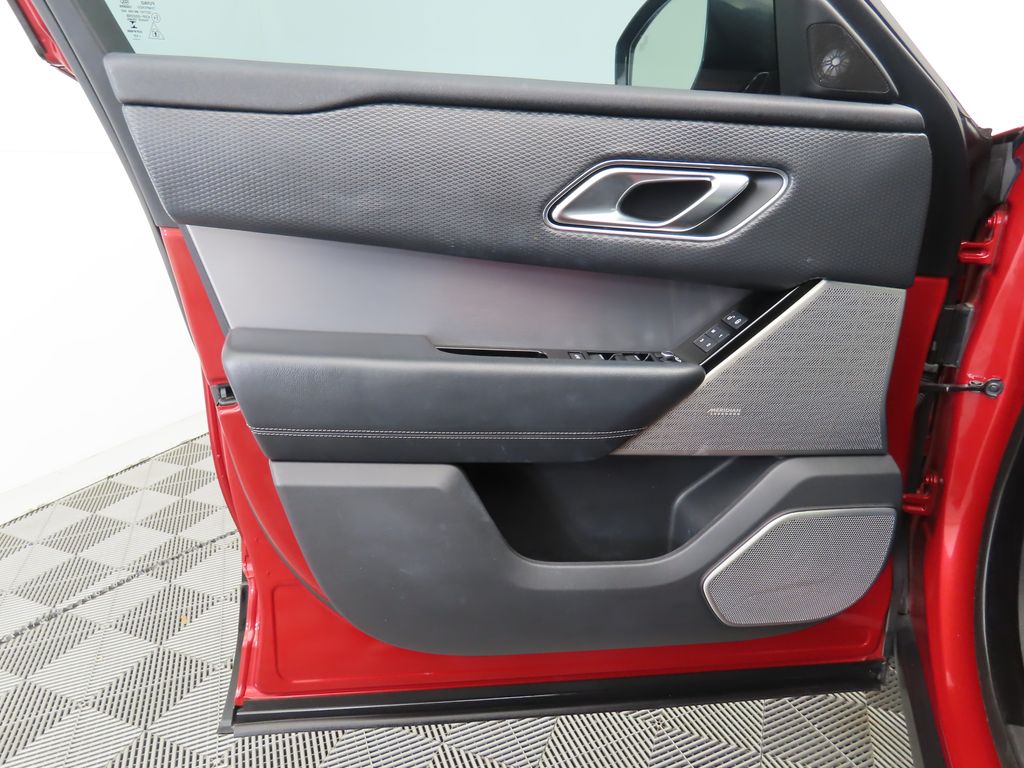 Thumbnail: 2018 Land Rover Range Rover Velar - 23