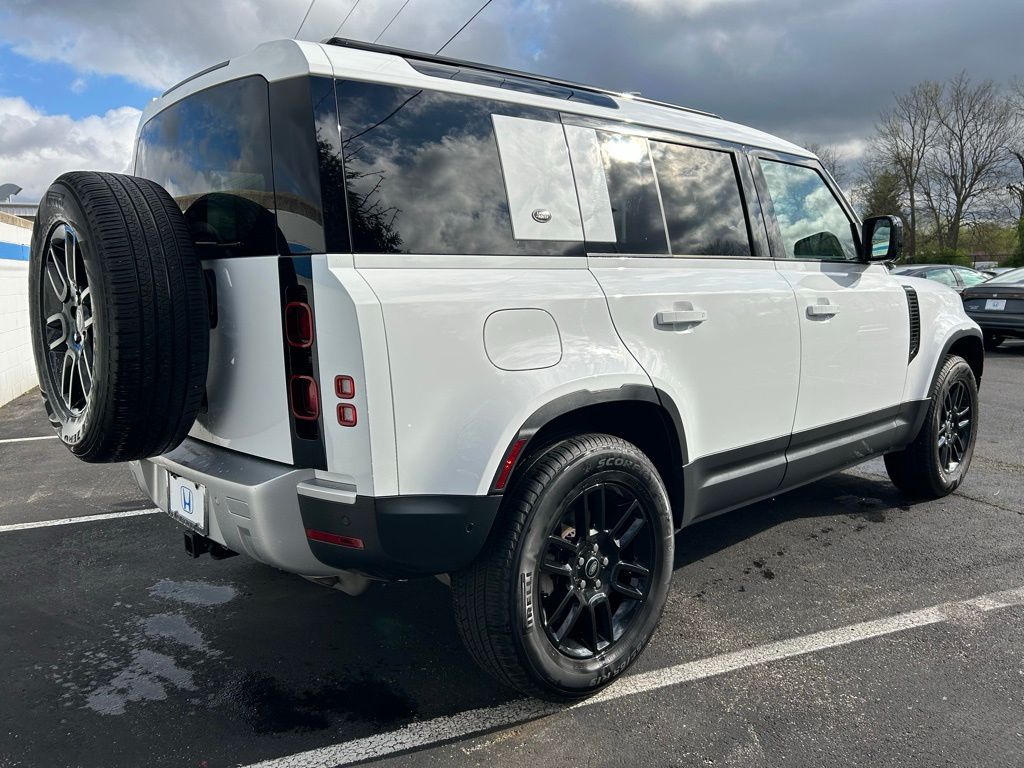 2024 Land Rover Defender 110 5
