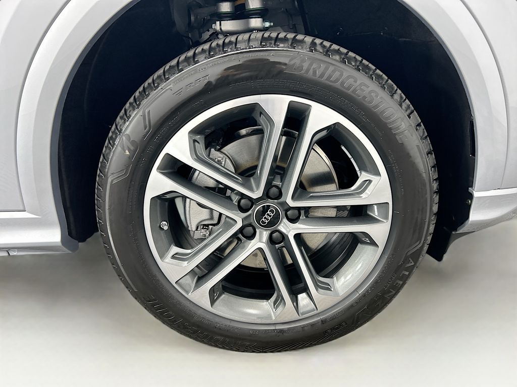 Thumbnail: 2025 Audi Q5 - 32