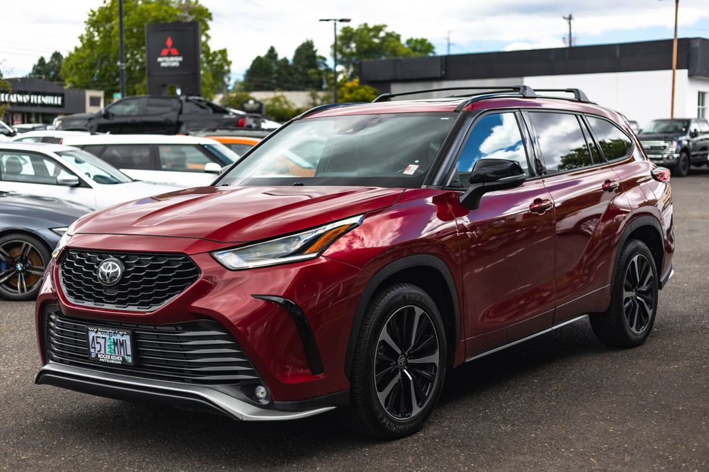 2021 Toyota Highlander XSE thumbnail 4