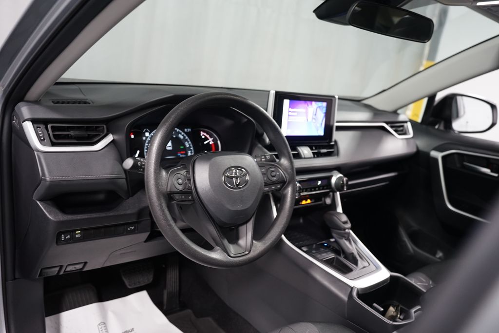 Thumbnail: 2025 Toyota RAV4 - 11