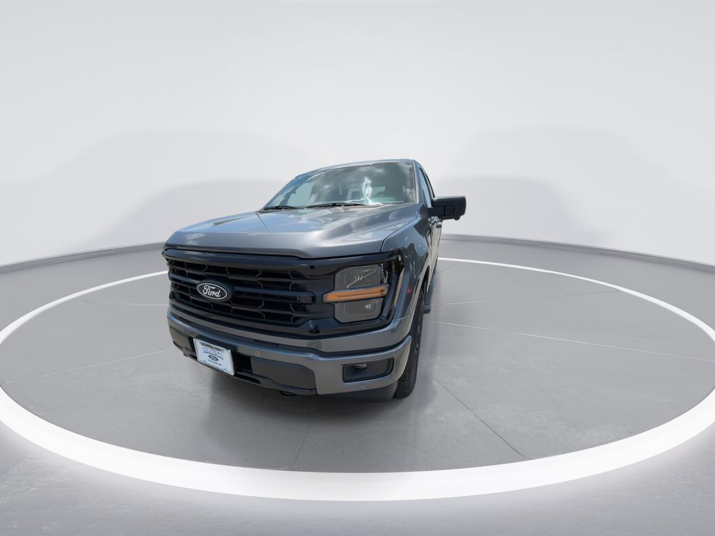 New 2026 Carbonized Gray Metallic Ford XLT image 4