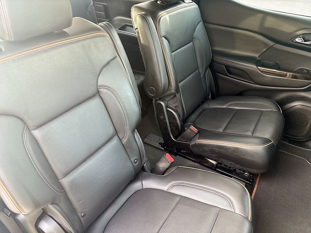 Used 2023 White GMC AT4 image 30