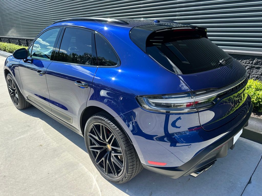 Thumbnail: 2025 Porsche Macan - 3