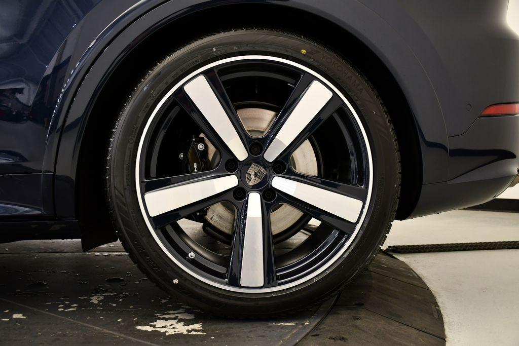 Thumbnail: 2026 Porsche Cayenne - 18