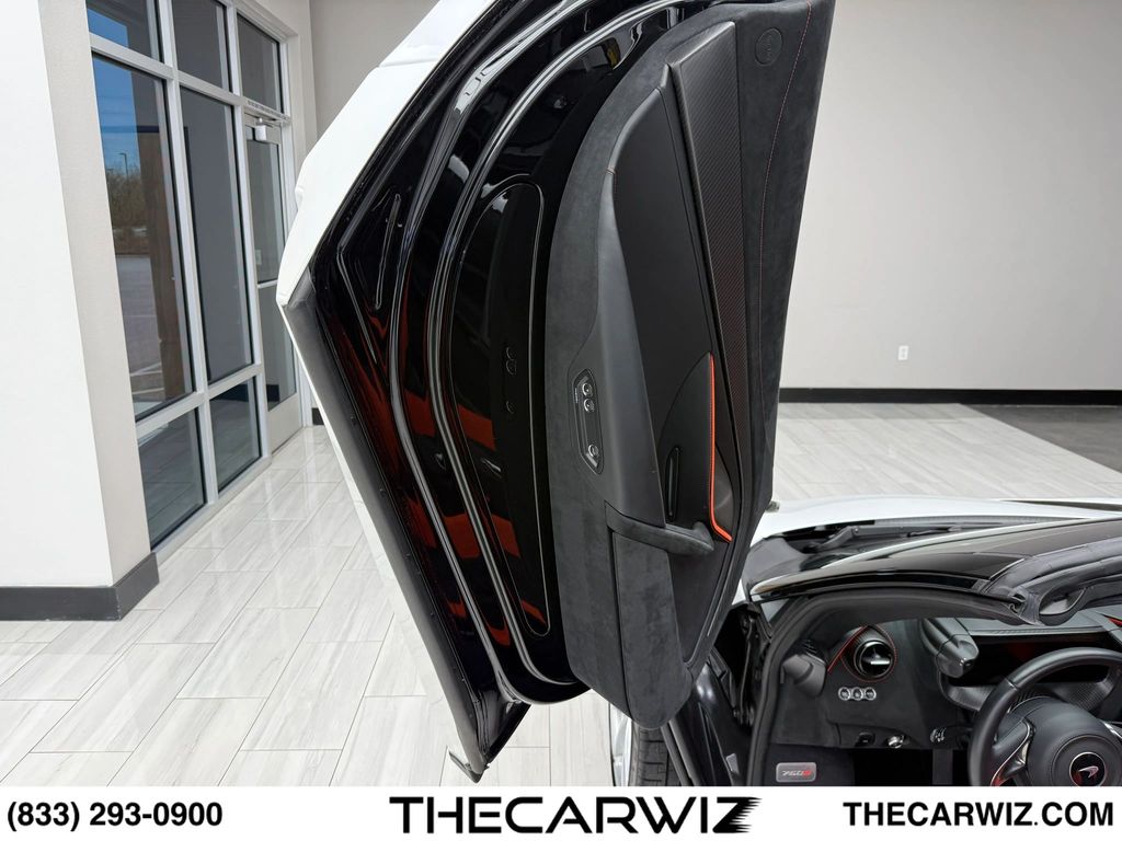 2024 McLaren 750S
