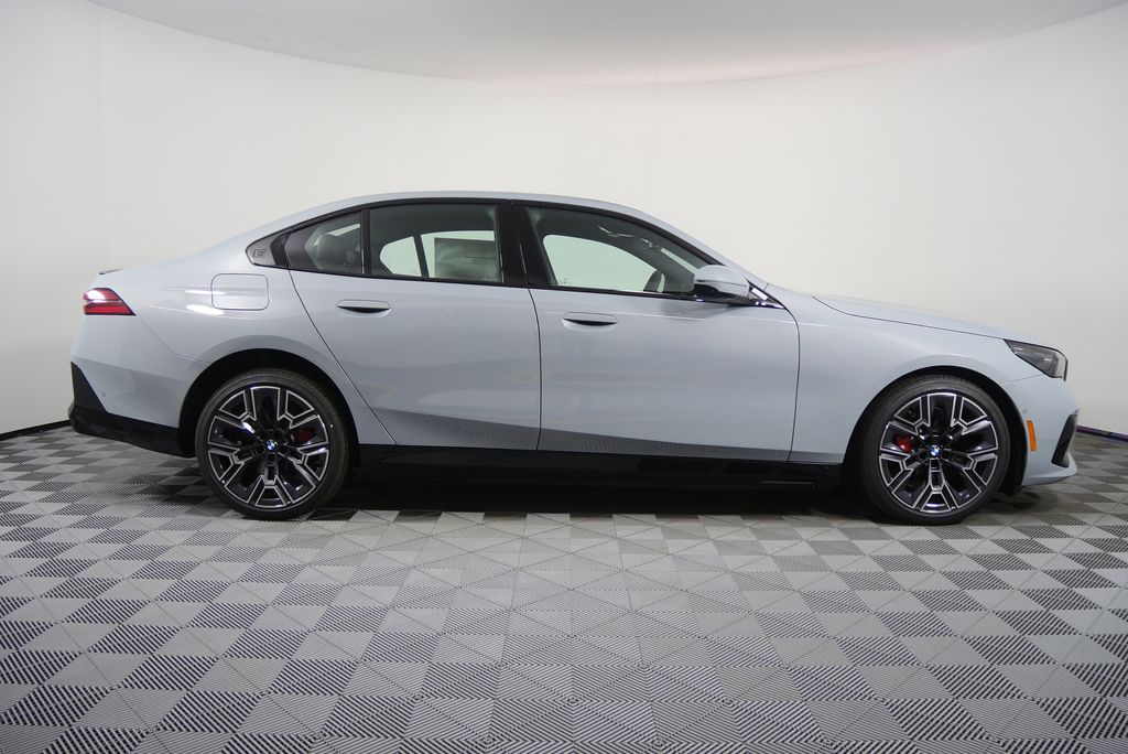 Thumbnail: 2026 BMW i5 - 2