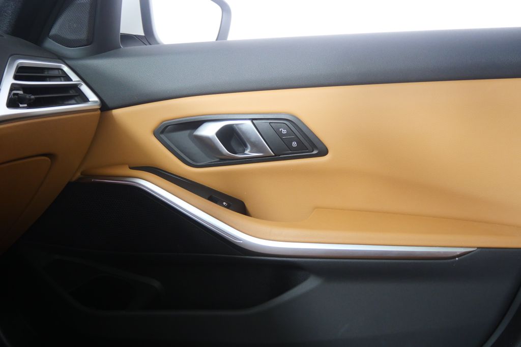 Thumbnail: 2025 BMW 3 Series - 27