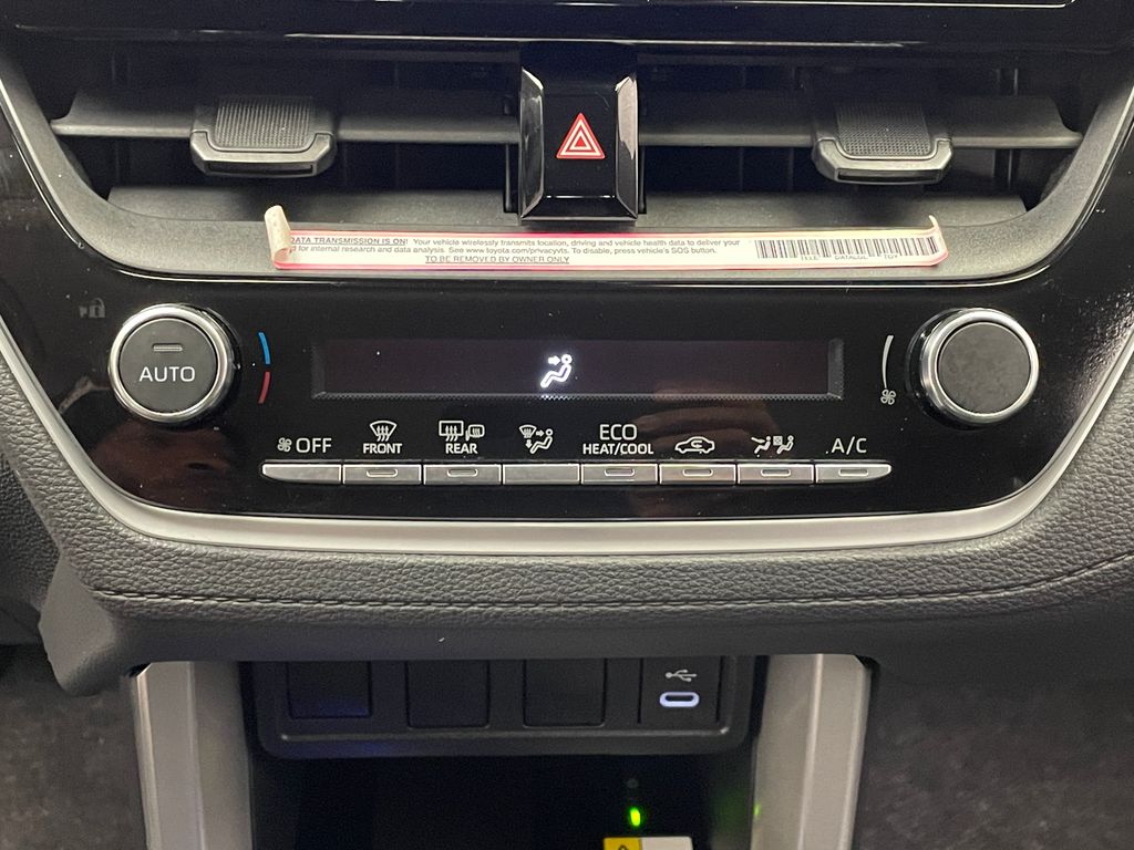 2023 Toyota Corolla Cross LE 26