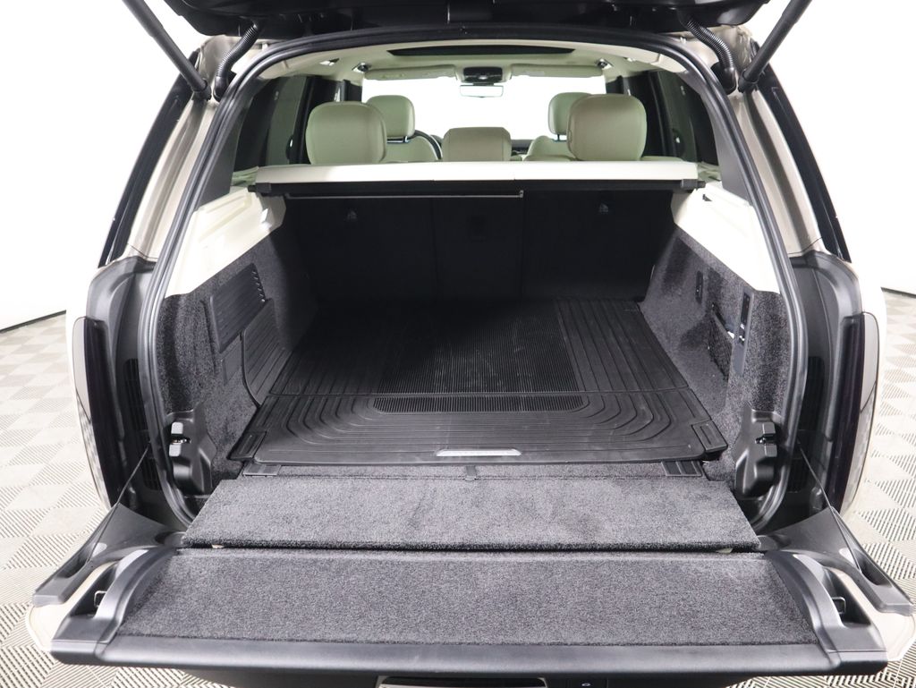 Thumbnail: 2026 Land Rover Range Rover - 29