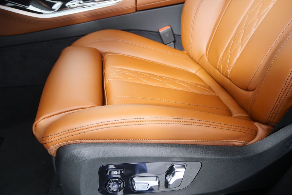 Thumbnail: 2026 BMW X5 - 9